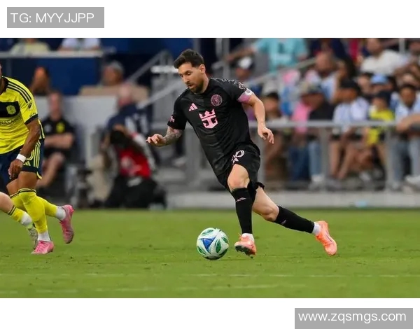 梅西帽子戏法助巴塞罗那3-0完胜皇家社会,再现巅峰时刻 梅西帽子戏法助巴塞罗那3-0完胜皇家社会,再现巅峰时刻