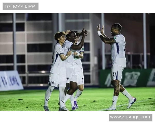 辽宁宏运迎战青岛队全力争胜期待精彩对决与球迷共庆足球盛宴 辽宁宏运迎战青岛队全力争胜期待精彩对决与球迷共庆足球盛宴