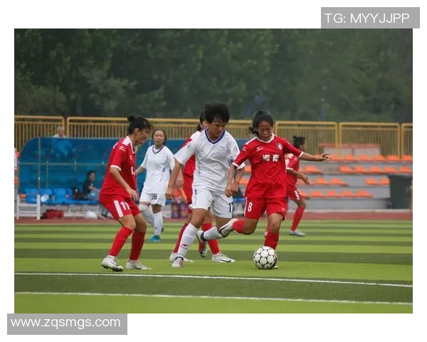 新疆足球比赛精彩瞬间全程直播电视台为您呈现激烈对抗与激情时刻